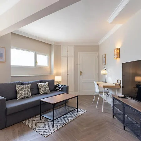 In Neguri, 5 Min From The & Metro *