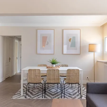 In Neguri, 5 Min From The & Metro *