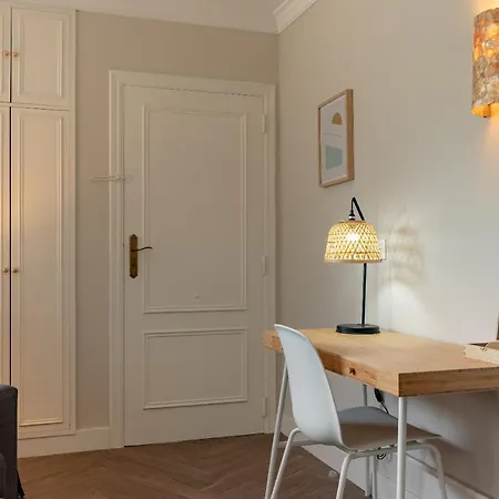 Apartment In Neguri, 5 Min From The & Metro